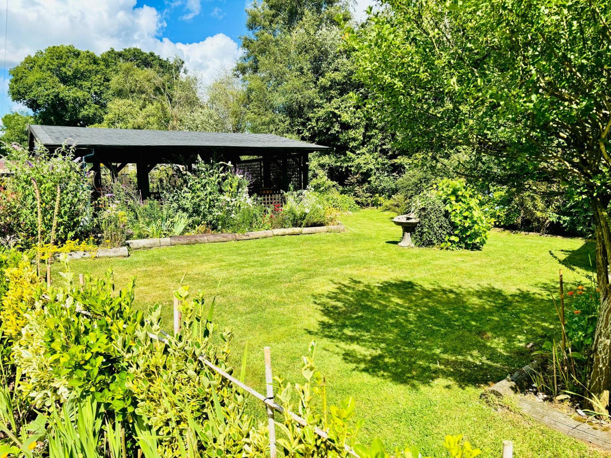 Апартаменти Hideaway Lytchett Matravers Екстер'єр фото